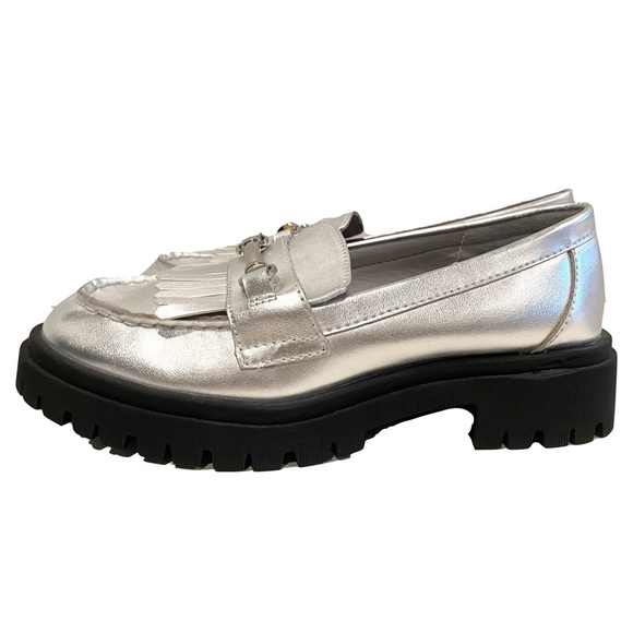 NWOTB — OLD NAVY Women Faux Leather Chunky Heel Lug Sole Silver Loafers Size 7 - Picture 6 of 12